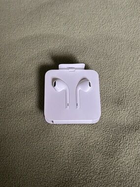 Apple Wired White Earbuds